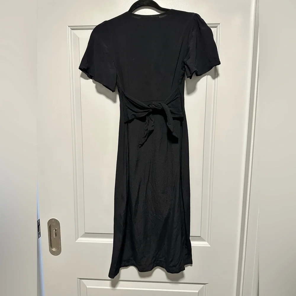 ASTR the Label Cole Midi Dress with tie Midi NWOT - Picture 9 of 9